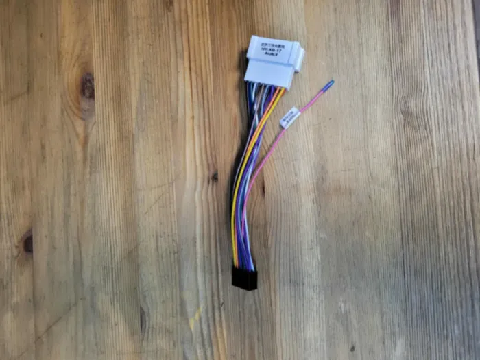 Магнитола для Hyundai Tucson 2006-2013 серебристая Parafar (cо встроенным модулем для подключения камер 360) на Андроид 13.0 PF886LUX113u2kAIR360