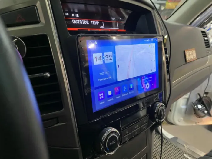 Магнитола для Mitsubishi Pajero 4 2006+ Parafar (cо встроенным модулем для подключения камер 360) на Андроид 13 PF458XHD360