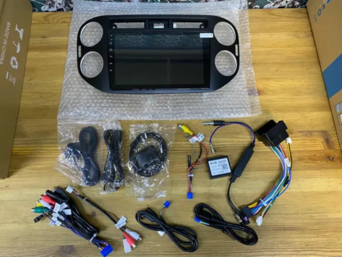 Магнитола для Volkswagen Tiguan 2011-2018 цвет Черный Parafar на Андроид 13.0 PF488T2LUX1XHD