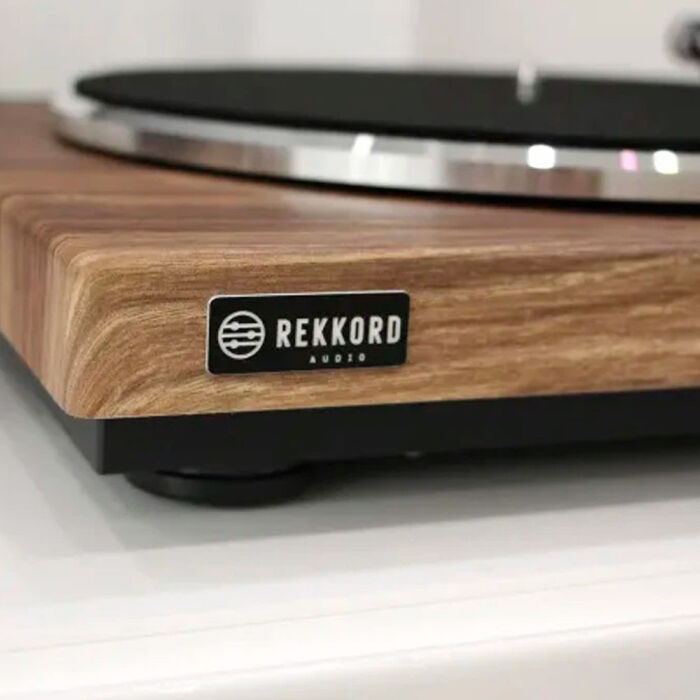 Rekkord Audio F300 Stirling Oak (OM10)