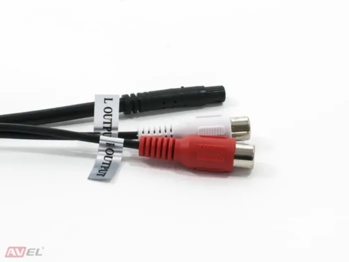 AVEL AVS1717MBE + Xiaomi Mi TV Stick + AV1252DC