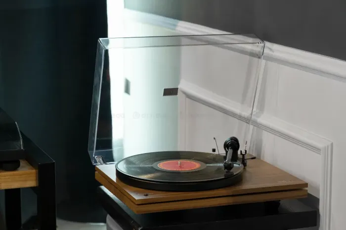 Music Hall MMF-3.3 SE Walnut