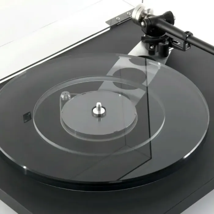 Rega Planar 6 (Ania Pro) Black