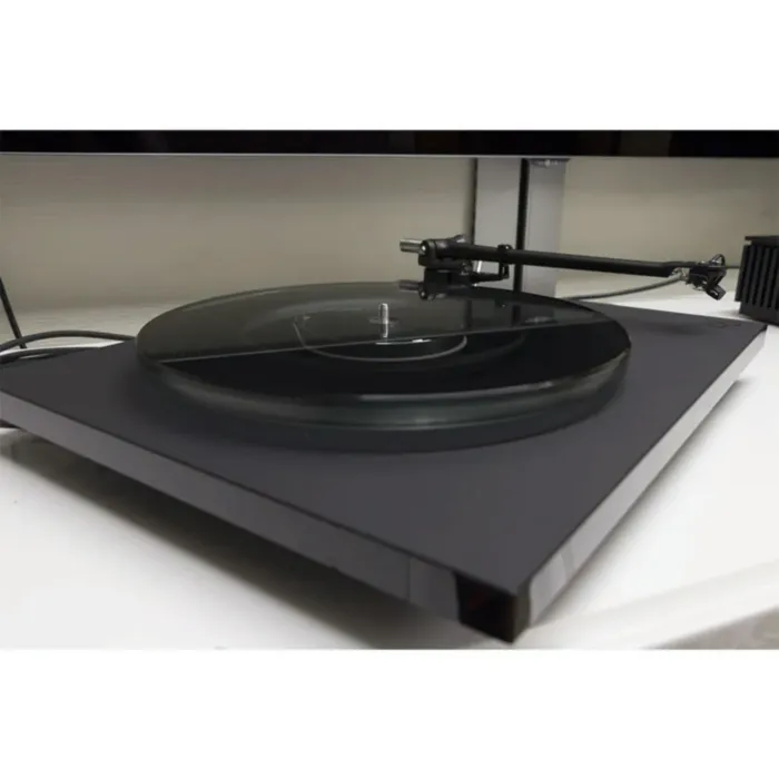 Rega Planar 6 (Ania Pro) Black