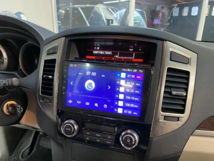 Магнитола для Mitsubishi Pajero 4 2006+ Parafar на Андроид 14.0 PF458THD