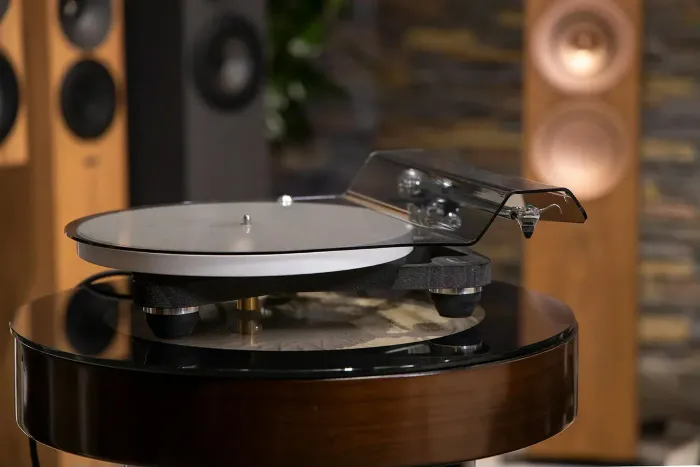 Rega Planar 10 Black