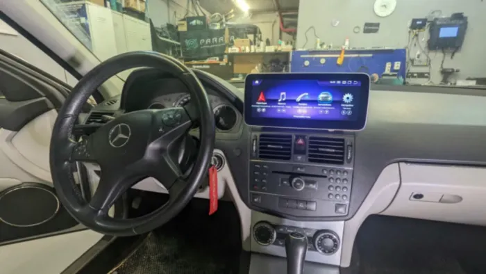Магнитола для Mercedes-Benz C класс 2007-2010 w204 NTG 4.0 поддержка CarPlay экран 10.25" 1920*720 Parafar на Андроид 11.0 PF6102A11C