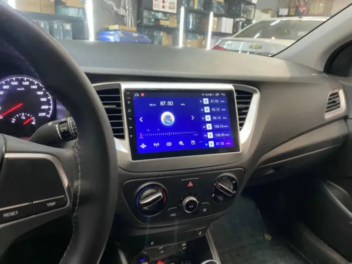 Магнитола для Hyundai Solaris 2017+ Parafar (cо встроенным модулем для подключения камер 360) на Андроид 13 PF766XHD360