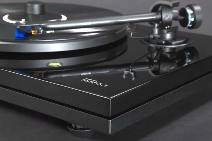 Music Hall MMF-5.3 LE Ferrari Red