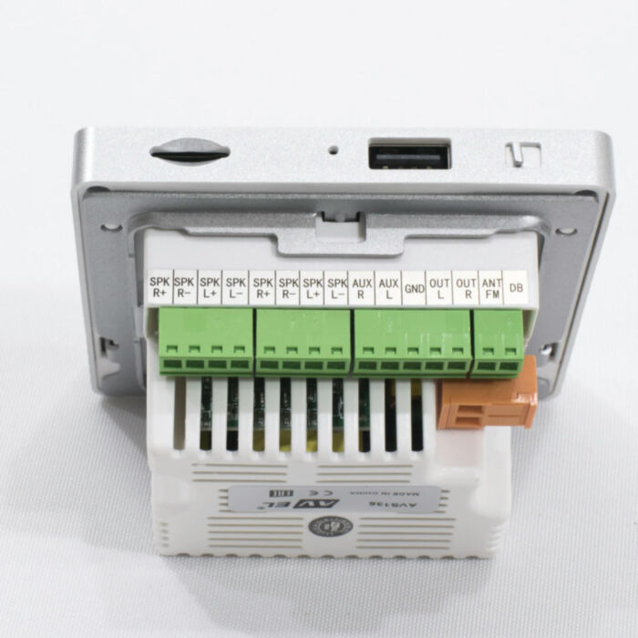 AVEL AVS135 + 4xAV800CS + 2xAV10AC