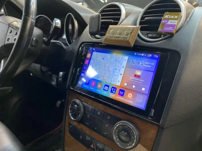 Магнитола для Mercedes Vito 2015+ Parafar (cо встроенным модулем для подключения камер 360) на Андроид 13 PF069XHD360