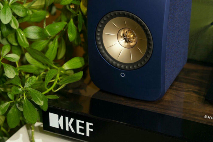KEF LSX II Cobalt Blue + S1 Floor Stand