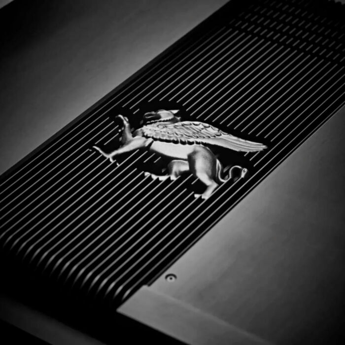 Gryphon Commander NPS Black