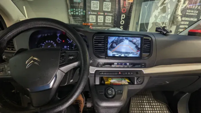 Магнитола для Peugeot Expert 2016+/Traveller 2016+ и Citroen Dispatch 2016+/Jumpy 2016+/Spacetourer 2016+/Opel Vivaro 2020/Opel Vivaro 2020 Parafar на Андроид 13.0 PF555XHD7