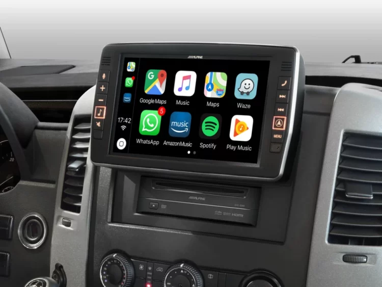 Автомобильный видеорегистратор carplay