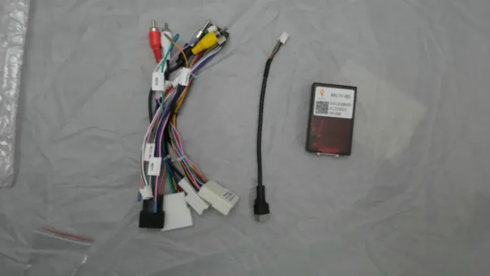 Магнитола для Toyota C-HR 2018+ Parafar (cо встроенным модулем для подключения камер 360) на Андроид 13.0 PF023T213u2kAIR360