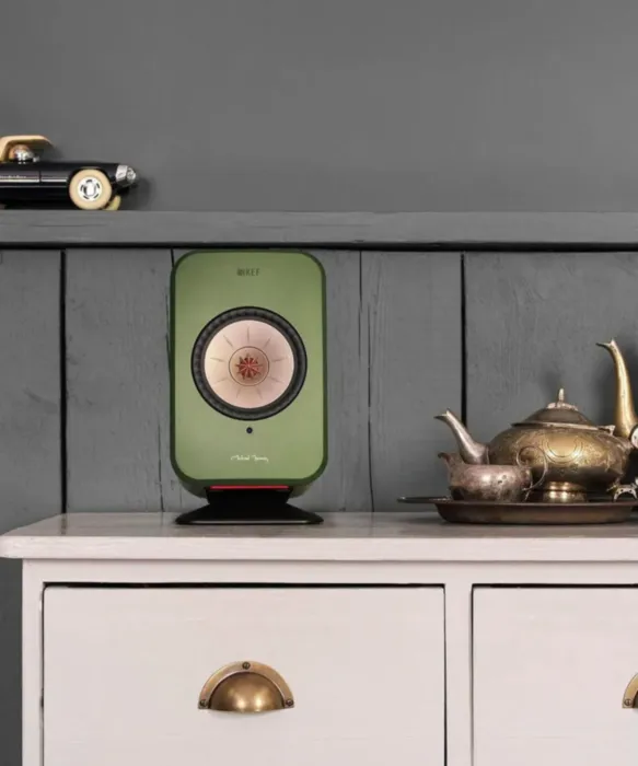 KEF P1 Desk Pad Silver