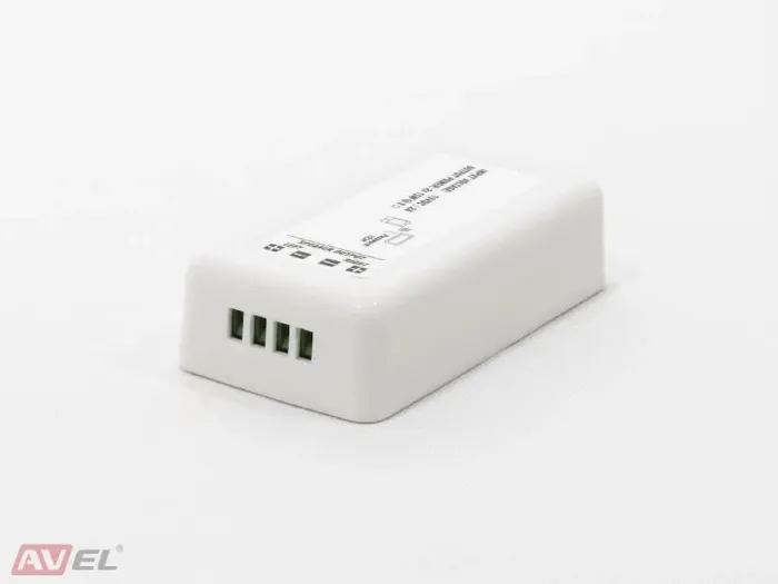 AVEL AV215BT + 2xAV807CS + AV10AC