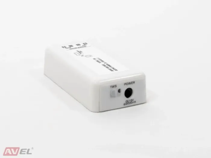 AVEL AV215BT + 2xAV807CS + AV10AC