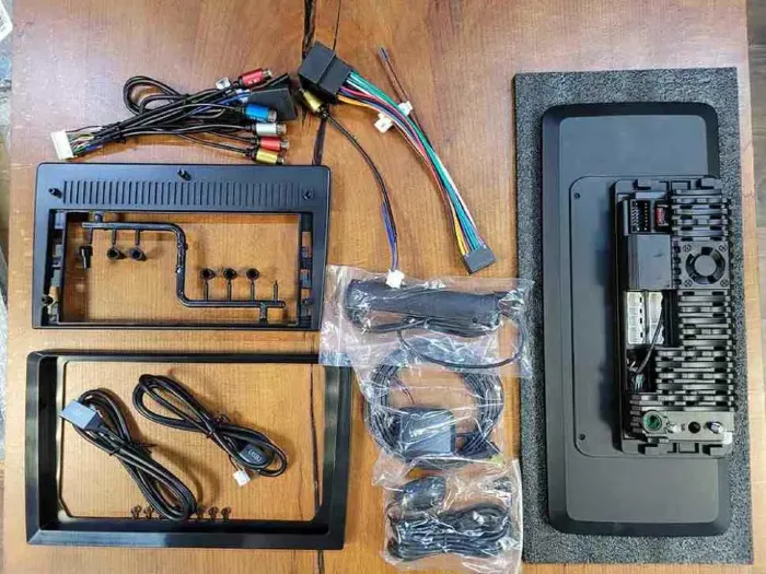 Магнитола универсальная под 1 дин для установки планшета 9 дюймов Parafar NEO в стиле Mercedes на Андроид 10.0 PF180LUX1NRGMm