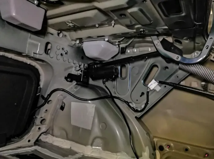 ?PFOP02 Электрический подъемник двери багажника Toyota Camry v70 (2018+)