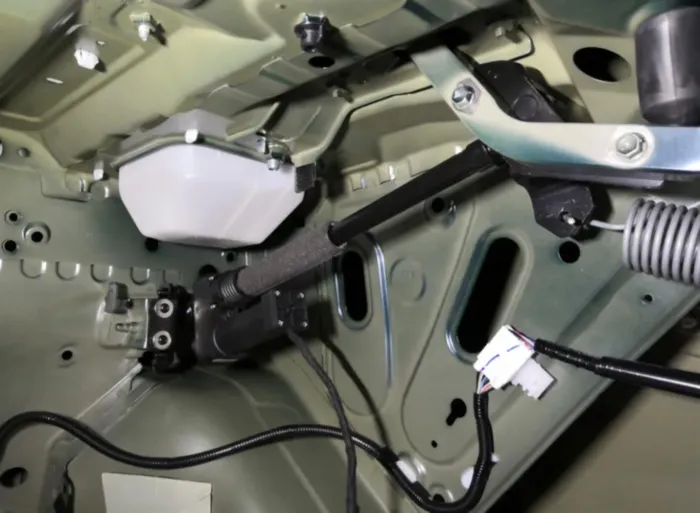 ?PFOP02 Электрический подъемник двери багажника Toyota Camry v70 (2018+)