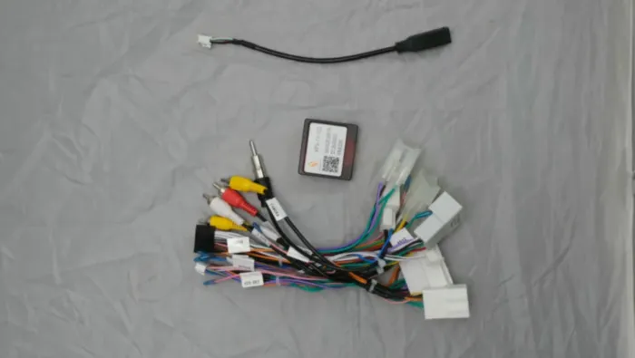 Магнитола для Toyota Camry v55 2015-2017 Parafar (cо встроенным модулем для подключения камер 360) на Андроид 13.0 PF466T2LUX113u2kAIR360